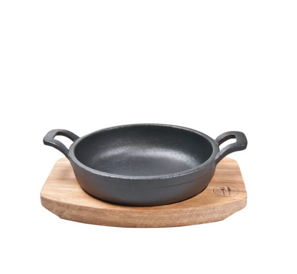 CAST IRON PAN W/BIRCH WOOD BOARD DOUBLE SIDE HANDLES REGENT