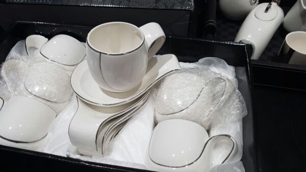 12PC FINE PORCELAIN TEA SET (6cups & 6saucers) - Image 3