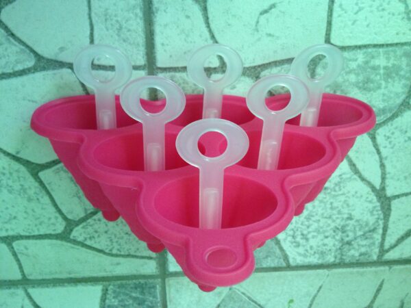 6 ICE LOLLY SILICONE MOULD WITH STICKS STRAWBERRY SHAPE - Image 2