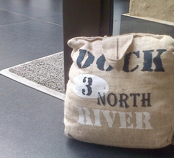 DOOR STOP DOCK NORTH RIVER