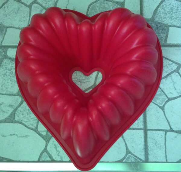 HEART SHAPED SILICON CAKE MOULD