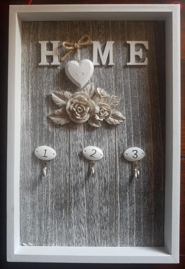 VINTAGE DECORATIVE WALL MOUNTING WOODEN KEY HOLDER BOX