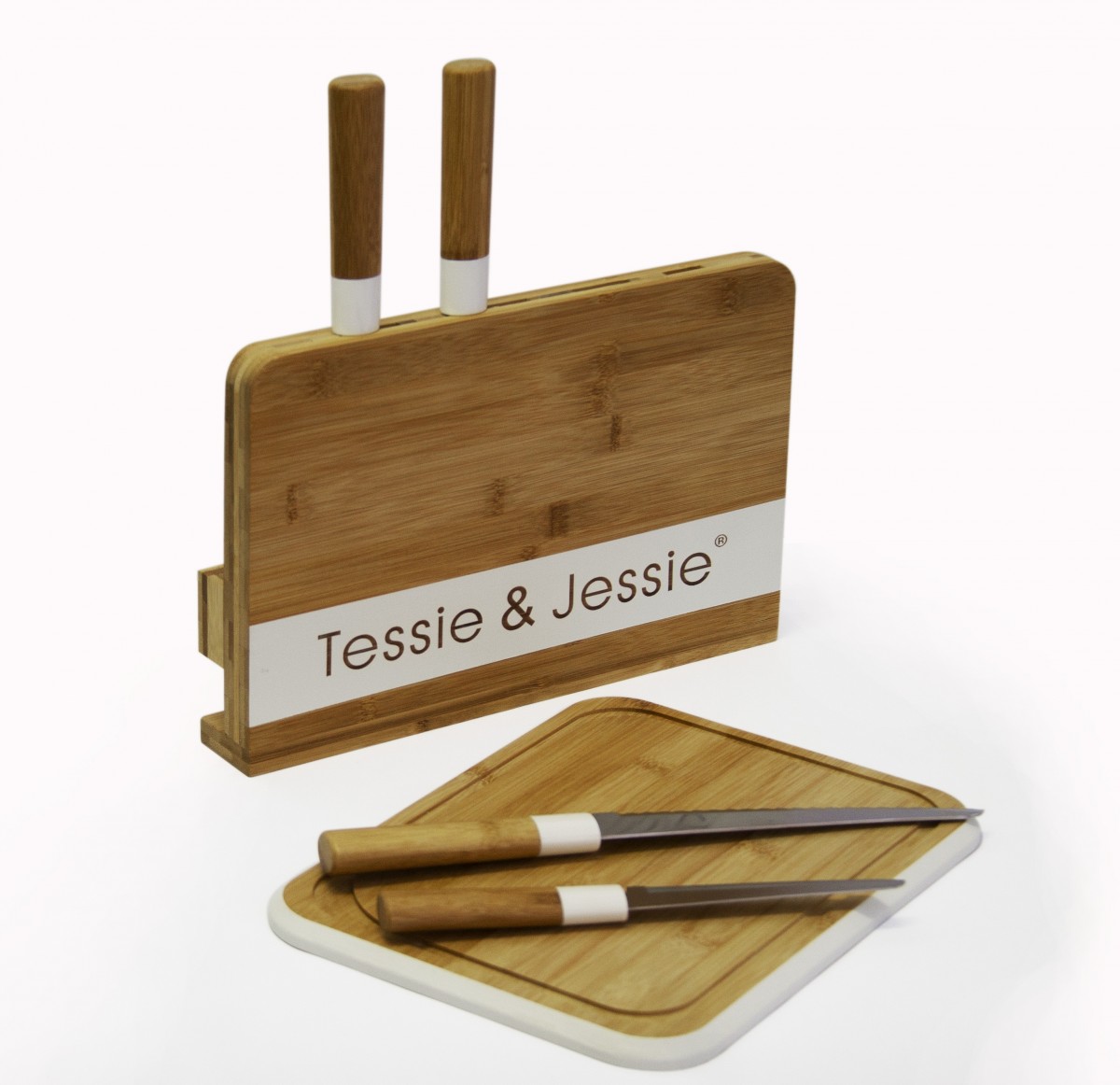 BAMBOO CUTTING BOARD & 4PC KNIFE SET – T&J
